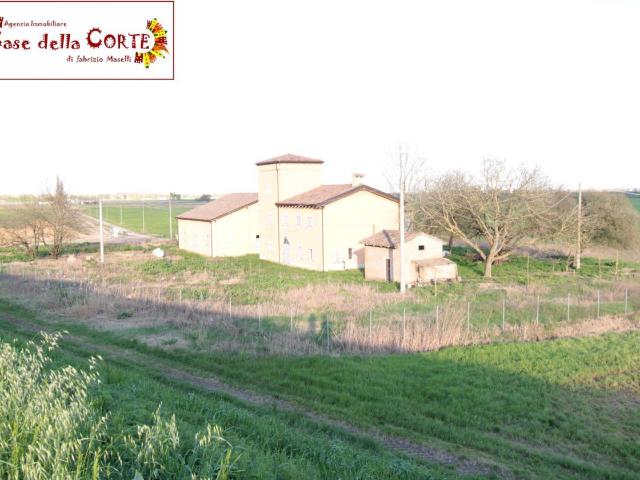 Casa indipendente 12 vani 340mq