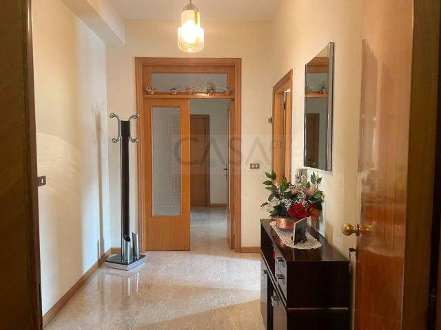 Casa indipendente 14 vani 480mq