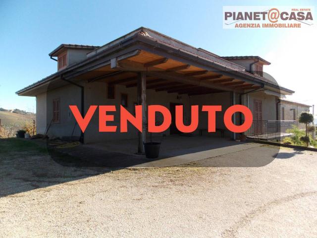 Casa indipendente 15 vani 500mq