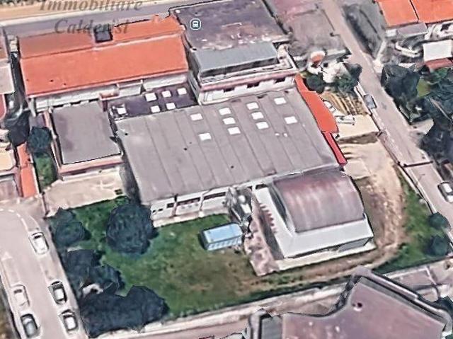 Casa indipendente 30 vani 1500mq