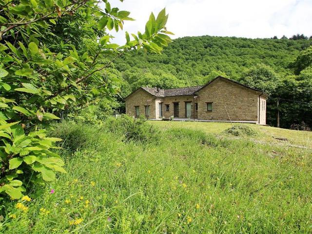 Casa indipendente 370mq