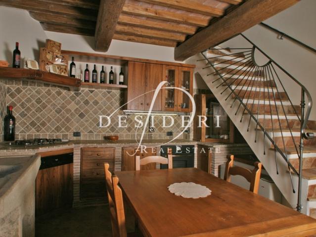 Casa indipendente arredata in affitto a Roccastrada