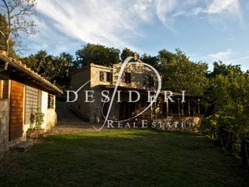 Casa indipendente arredata in affitto a Roccastrada