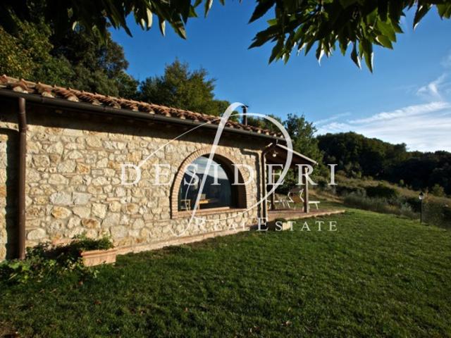 Casa indipendente arredata in affitto a Roccastrada