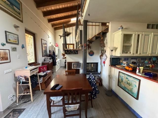 Casa indipendente arredata in affitto, Pietrasanta focette