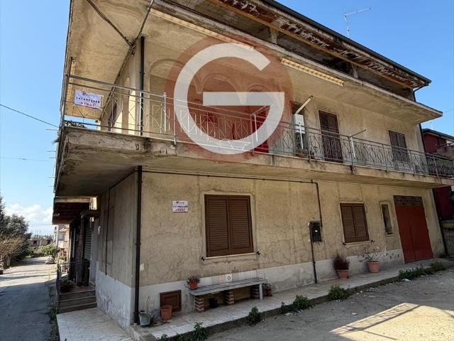Casa indipendente con box, Melicucco zona semicentrale