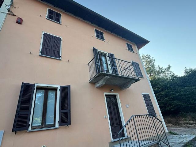 Casa indipendente con box doppio a Santa Maria della Versa