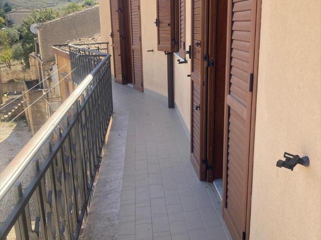 Casa indipendente con box in via censiti 9, Prizzi