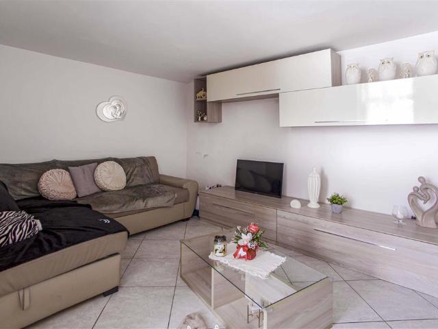 Casa indipendente con box, Roseto Capo Spulico paese