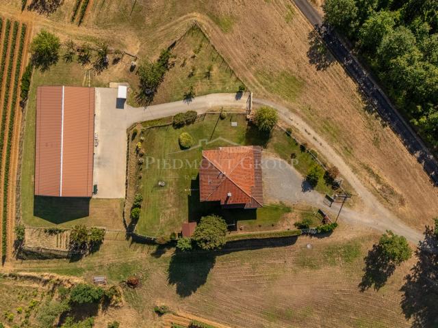 Casa indipendente con giardino 146m² Mombaruzzo