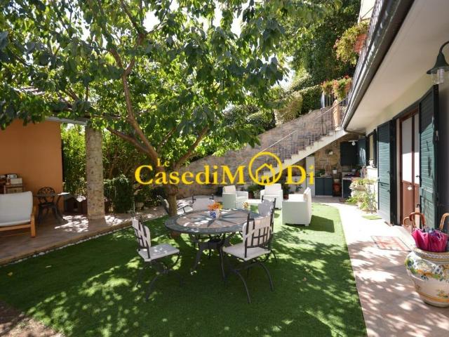 Casa indipendente con giardino, Collesalvetti castell'anselmo