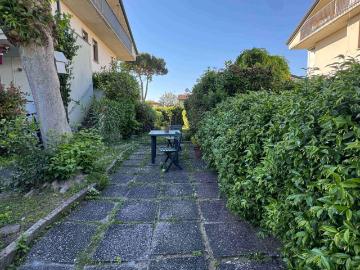 Casa indipendente con giardino, Camaiore lido di