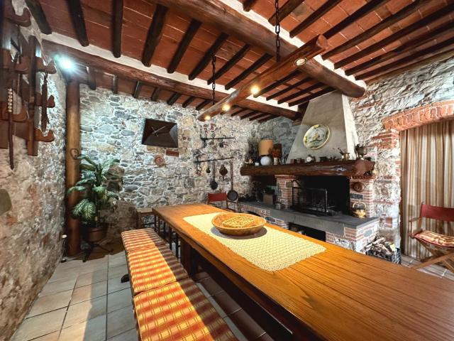 Casa indipendente con giardino, Capannori marlia