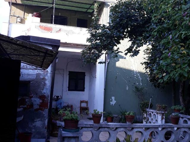 Casa indipendente con giardino, Carrara avenza