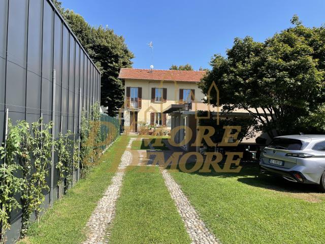 Casa indipendente con giardino a Taino