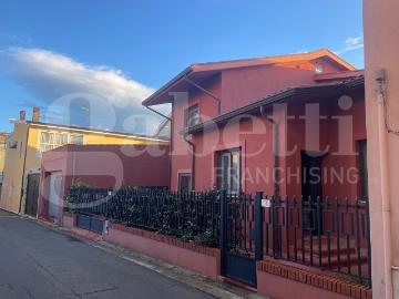 Casa indipendente con giardino a Terralba