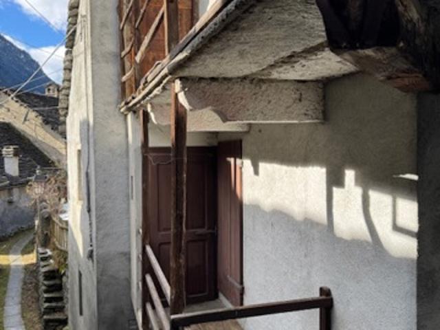 Casa indipendente con giardino a Varzo