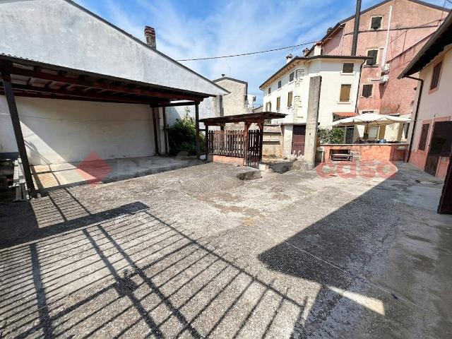 Casa indipendente con giardino a Verona