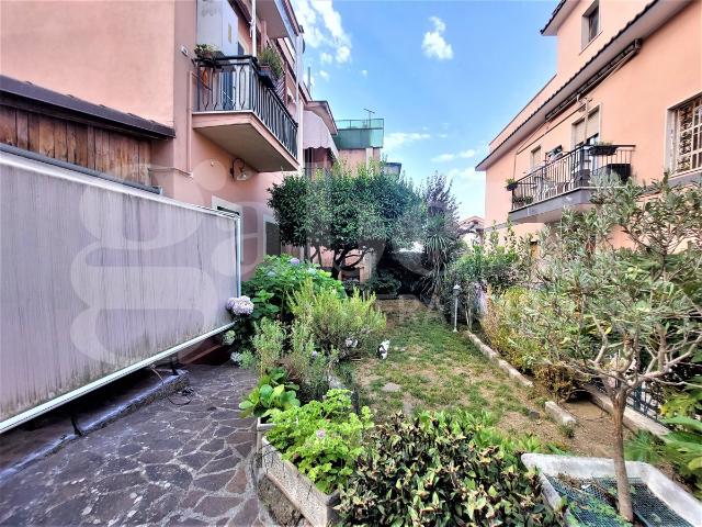 Casa indipendente con giardino a Albano Laziale