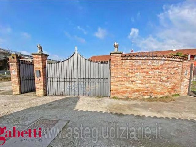 Casa indipendente con giardino a Bra