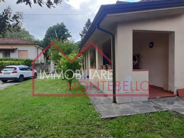 Casa indipendente con giardino a Camaiore