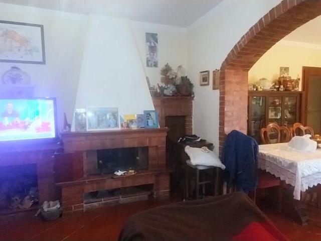 Casa indipendente con giardino a Calci