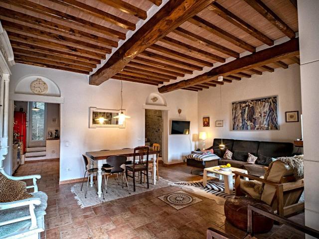 Casa indipendente con giardino a Calci
