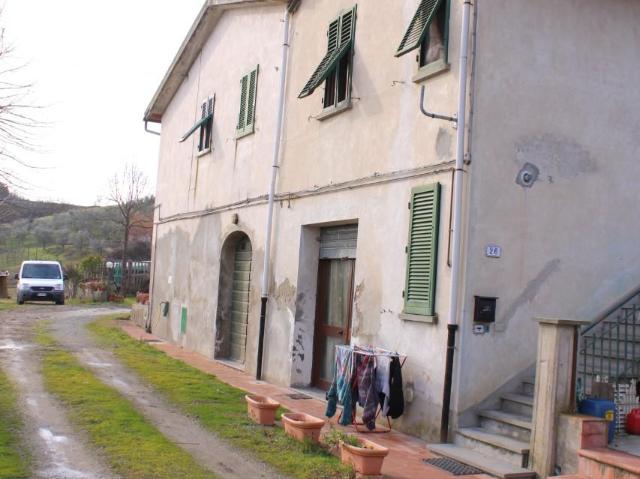 Casa indipendente con giardino a Castelfiorentino