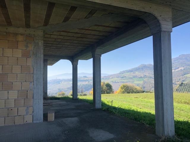 Casa indipendente con giardino a Castignano
