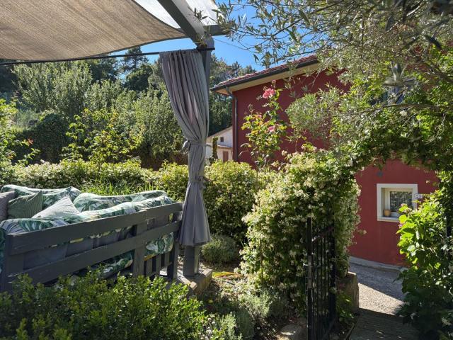 Casa indipendente con giardino a Chianni
