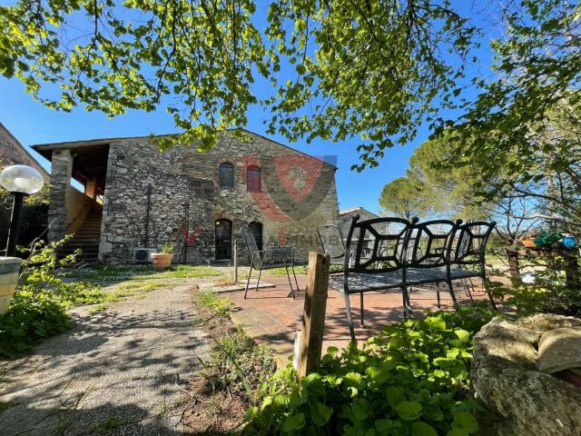 Casa indipendente con giardino a Colle di Val d'Elsa