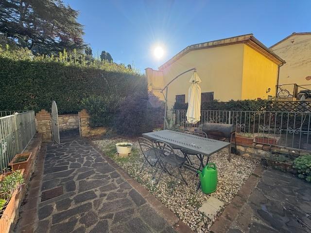 Casa indipendente con giardino a Collesalvetti