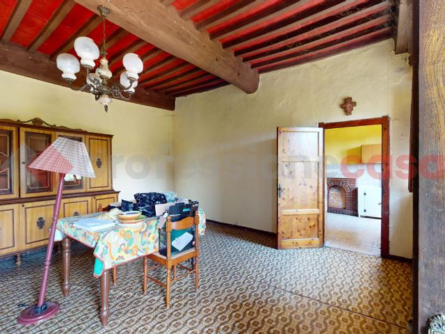 Casa indipendente con giardino a Coreglia Antelminelli