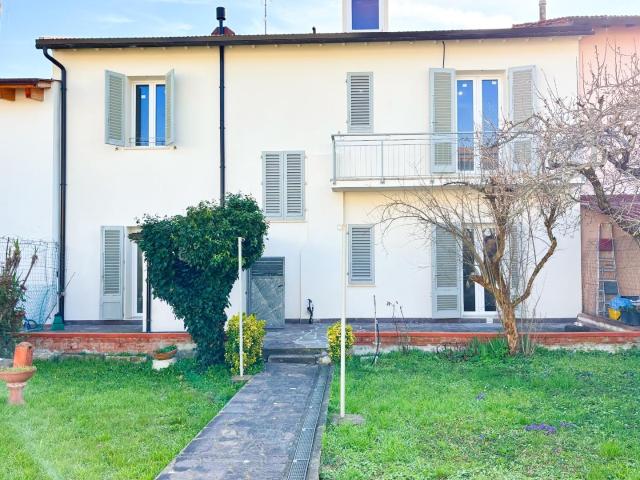 Casa indipendente con giardino a Empoli