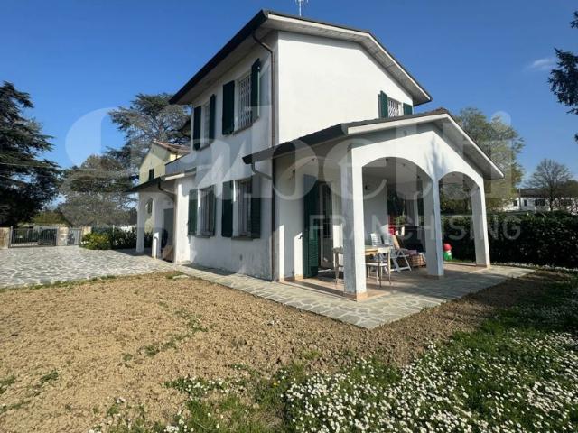 Casa indipendente con giardino a Faenza