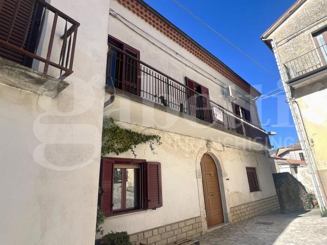 Casa indipendente con giardino a Filignano