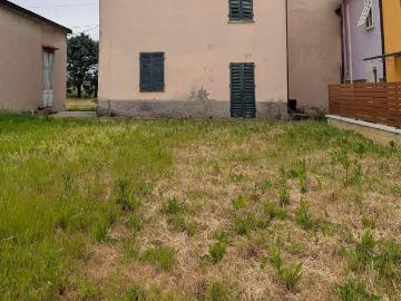 Casa indipendente con giardino a Larciano
