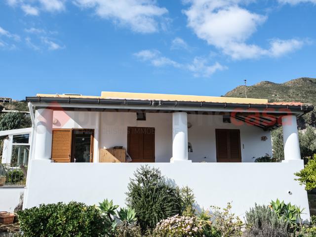 Casa indipendente con giardino a Lipari