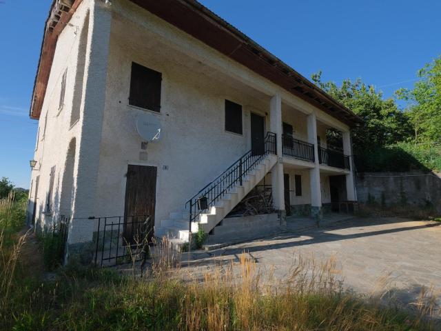 Casa indipendente con giardino a Mioglia