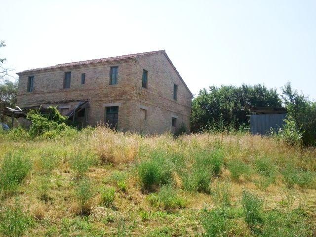 Casa indipendente con giardino a Offida