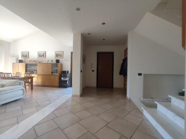 Casa indipendente con giardino a Ortonovo