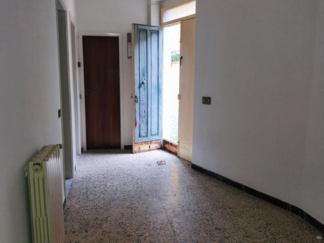 Casa indipendente con giardino a Ortonovo
