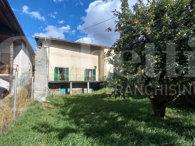Casa indipendente con giardino a Oulx