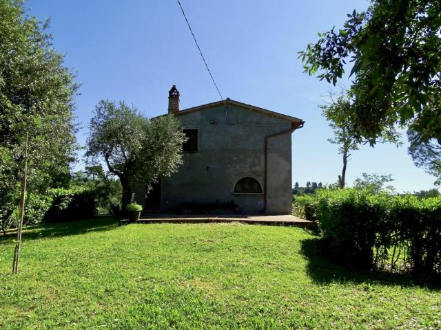 Casa indipendente con giardino a Palaia