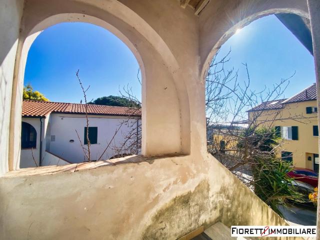 Casa indipendente con giardino a Piombino