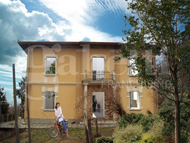Casa indipendente con giardino a Schio