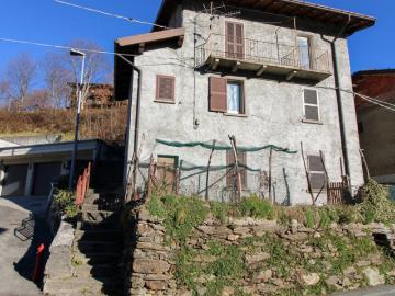 Casa indipendente con giardino a San Nazzaro Val Cavargna