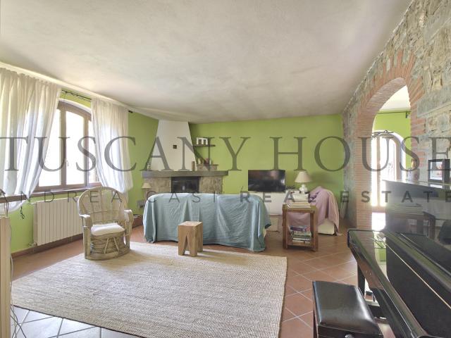 Casa indipendente con giardino a Subbiano