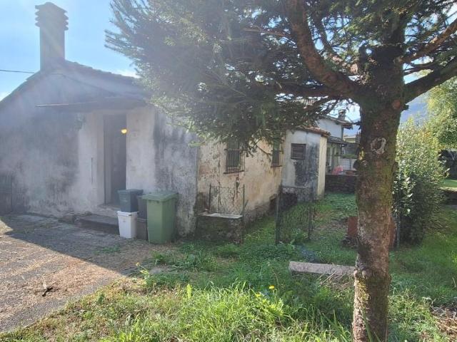 Casa indipendente con giardino, Barga filecchio