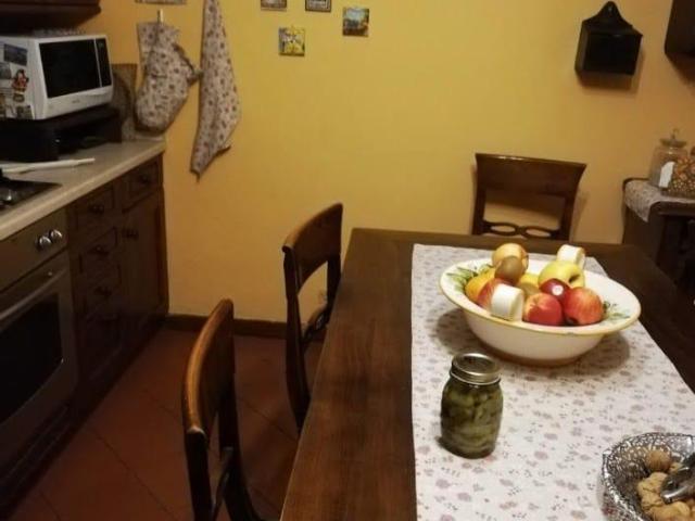 Casa indipendente con giardino, Fivizzano monzone